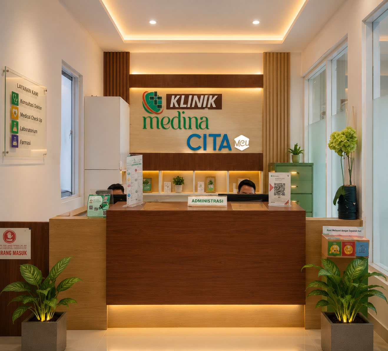 Ruang administrasi Klinik Medina Cita